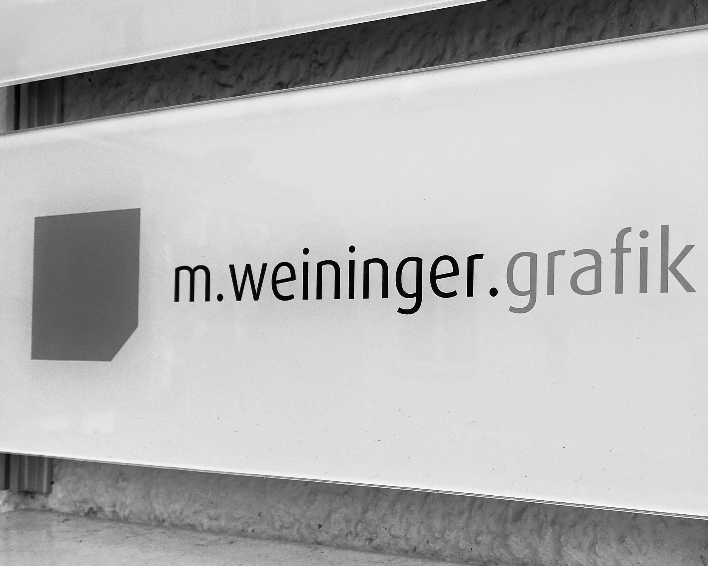 Schild vor Martina Weiningers Büro
